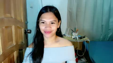 Snapshot of isabelle_amore chatting on 06.30.26 Ysa online show from 06.30.26