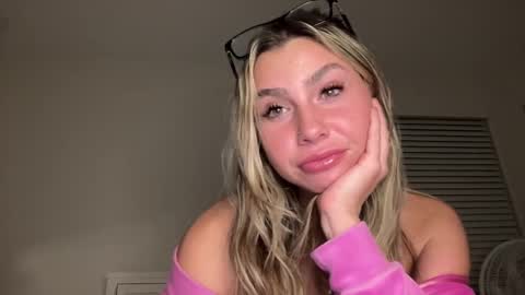 isabellekinsley online show from 12.10.24