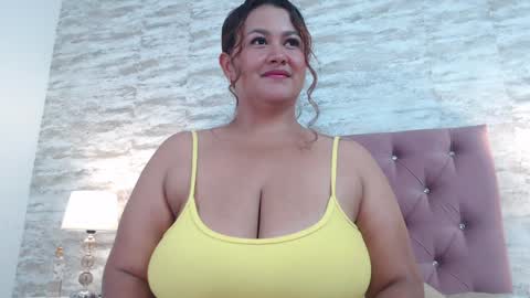 Snapshot of isabellmendez_ chatting on 12.28.24 IsabellMendez online show from 12.28.24
