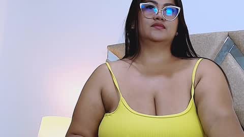 Snapshot of isabellmendez_ chatting on 03.12.25 IsabellMendez online show from 03.12.25