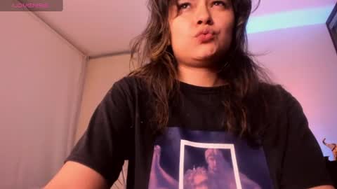 Snapshot of isabelprietoo chatting on 06.16.26 Isa online show from 06.16.26