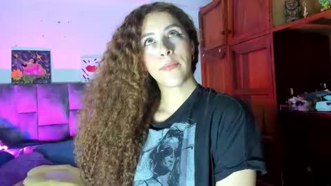Isabela  online show from 10.20.25