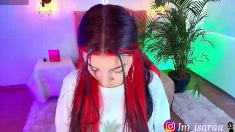 Snapshot of isara_ chatting on 09.17.25 isara_ online show from 09.17.25