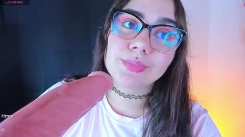 Snapshot of isarhodes_ chatting on 01.28.25 Isa online show from 01.28.25