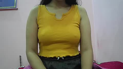 ishika_singh_ online show from 12.20.25