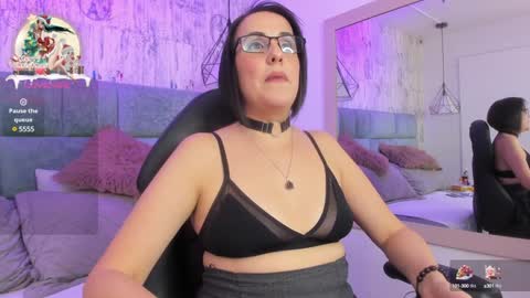 Snapshot of isisblakee chatting on 12.26.24 Isis online show from 12.26.24