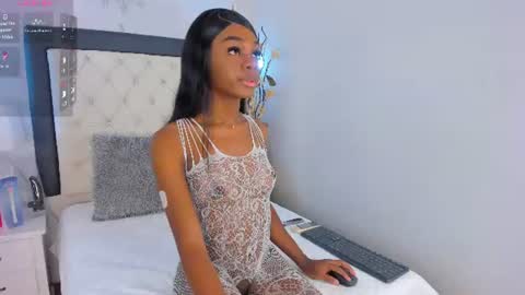 Snapshot of isisbrown_ chatting on 07.01.26 ISIS online show from 07.01.26