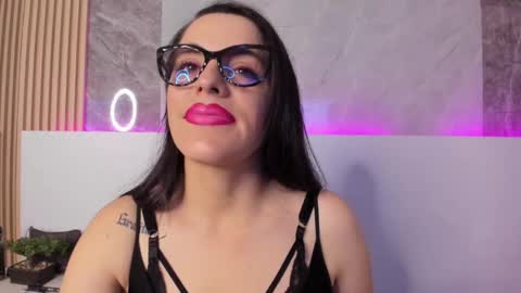 Snapshot of isisnoir chatting on 09.19.25 Isis Noir online show from 09.19.25