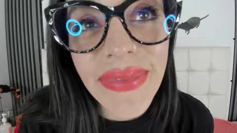 Snapshot of isisnoir chatting on 10.30.25 Isis Noir online show from 10.30.25