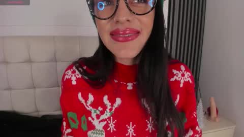 Snapshot of isisnoir chatting on 12.04.25 Isis Noir online show from 12.04.25