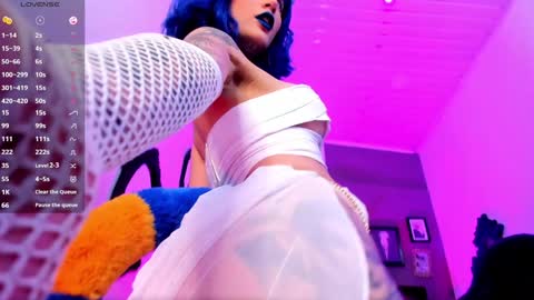 Isis Raichu online show from 12.31.24