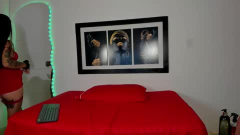 Snapshot of iskracanela chatting on 01.13.26 iskracanela online show from 01.13.26