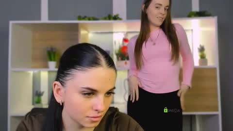 Snapshot of isla_dior chatting on 02.23.26 isla_dior online show from 02.23.26