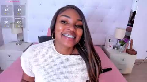 Snapshot of isla_scott chatting on 02.25.26 Vanessa online show from 02.25.26