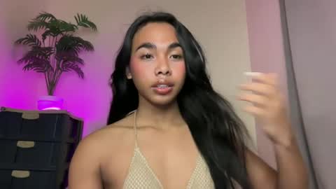 Snapshot of island_girlxxx chatting on 07.17.26 Alona online show from 07.17.26
