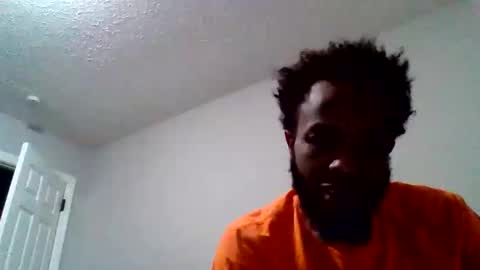 Snapshot of islandmaker chatting on 10.17.25 islandmaker online show from 10.17.25