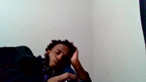 Snapshot of islandmaker chatting on 10.22.25 islandmaker online show from 10.22.25