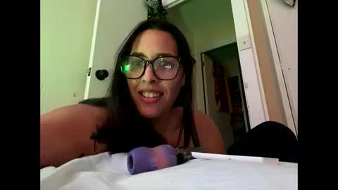 Snapshot of islandmilf777 chatting on 02.15.25 BiancaRose online show from 02.15.25