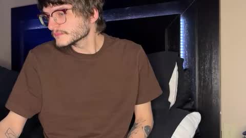 Snapshot of isocialmedia chatting on 02.10.26 isocialmedia online show from 02.10.26