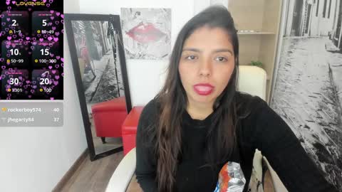 Snapshot of issa_nassar chatting on 01.07.25 Issa online show from 01.07.25