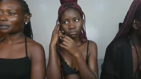 Snapshot of issa_sky1 chatting on 01.11.26 Sky online show from 01.11.26