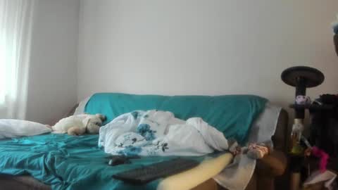 Issabelle online show from 10.06.25