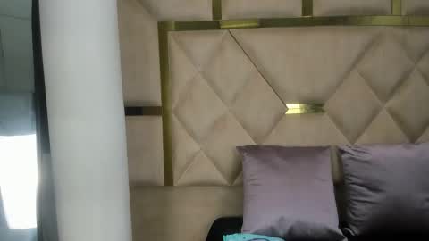 Snapshot of issysleblanc chatting on 01.13.26 Issys online show from 01.13.26