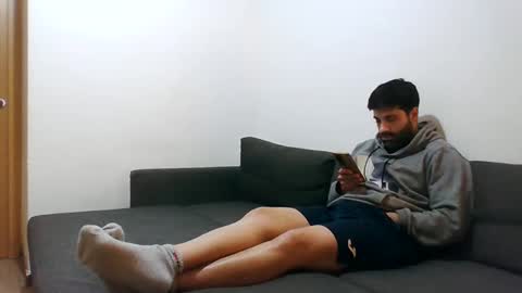 italianboybcn online show from 01.01.25