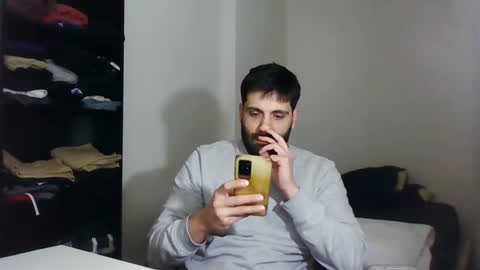 italianboybcn online show from 01.17.25