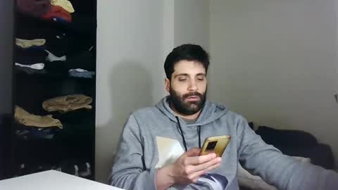 italianboybcn online show from 01.21.25