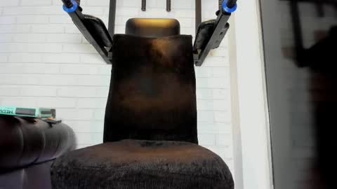 Italo Moore online show from 10.08.25