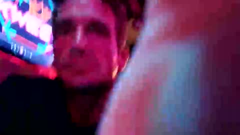 itchey506193 online show from 10.20.25