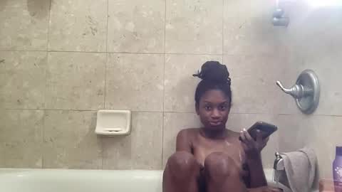 Snapshot of its5iveam chatting on 01.08.25 5ive AM online show from 01.08.25