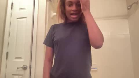 Snapshot of its5iveam chatting on 10.15.25 5ive AM online show from 10.15.25