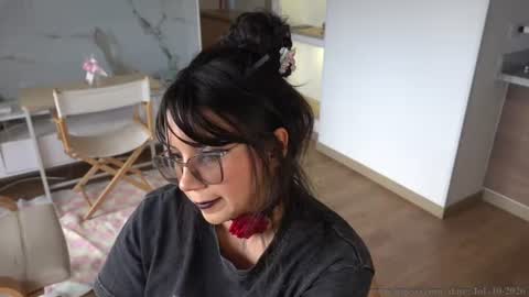 Snapshot of its_jessi chatting on 07.10.26 Jessi online show from 07.10.26