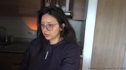 Snapshot of its_jessi chatting on 07.17.26 Jessi online show from 07.17.26