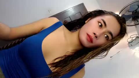 its_me_vanesa online show from 12.22.25