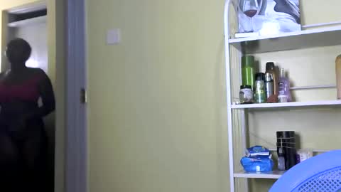 Snapshot of its_sweet chatting on 03.07.25 BigAss horny online show from 03.07.25