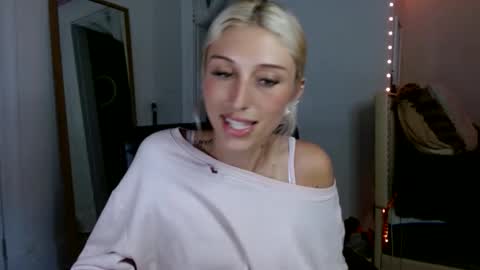 Snapshot of itsirelandbby chatting on 04.16.26 itsirelandbby online show from 04.16.26