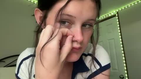 itsKaylaaa online show from 06.20.26