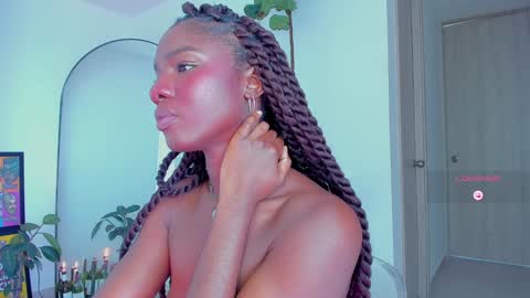 Snapshot of itslau_ chatting on 02.02.25 lau online show from 02.02.25