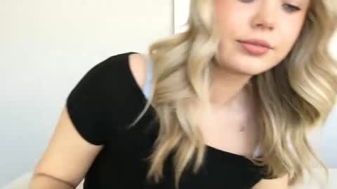 Snapshot of itsmadisynmae chatting on 03.12.25 OF  madisynmaee online show from 03.12.25