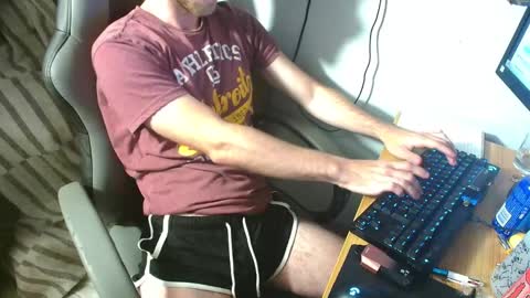 Snapshot of itsme0304 chatting on 10.03.25 Noah dolan online show from 10.03.25