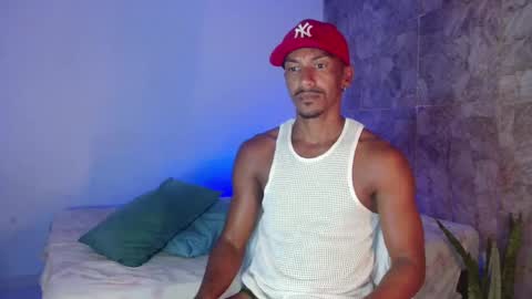 Snapshot of itsmikenoir chatting on 11.18.25 Limited offer 50 online show from 11.18.25