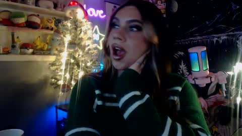 Snapshot of itsnickibabyy chatting on 12.25.24 Nicki Foxx online show from 12.25.24