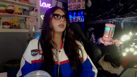 Snapshot of itsnickibabyy chatting on 01.15.25 Nicki Foxx online show from 01.15.25