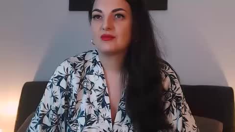 Snapshot of itsyourlady chatting on 12.28.24 Melissa Khaan online show from 12.28.24