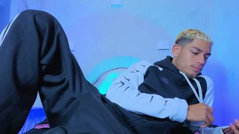 itszairen online show from 04.15.26