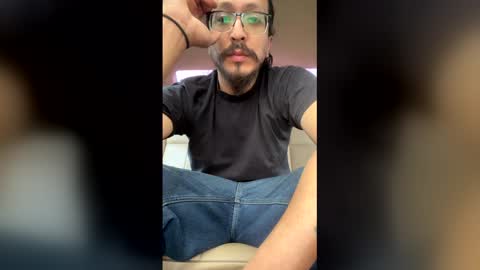 Snapshot of iturnonforme chatting on 04.11.26 Frederect Cumms online show from 04.11.26