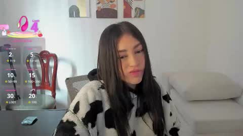 Snapshot of itziar_cailanie chatting on 10.29.25 Itziar  online show from 10.29.25